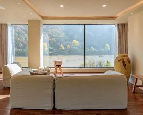 Gyeongju Mot (Moat) Pension Hotels near Sinseonsa Temple