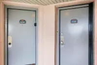 Beautiful Condo with Gorgeous Ocean Views from Balcony + Shared Pool & Free WiFi