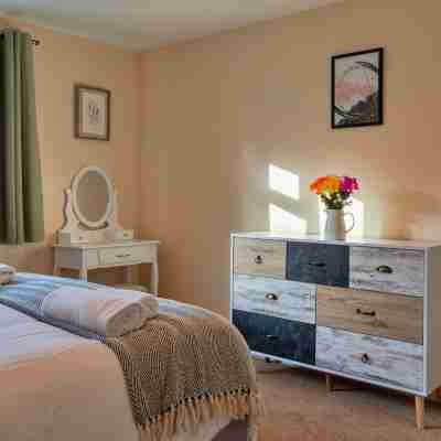 Cozy 3 Bedroom Apartment in Southern Lea Rooms