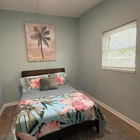 1 Bed Room Pool Steps to Beach