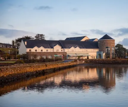 Celtic Ross Hotel & Leisure Centre โรงแรมใน