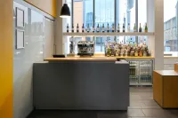 Four Points Flex by Sheraton Cardiff - bar