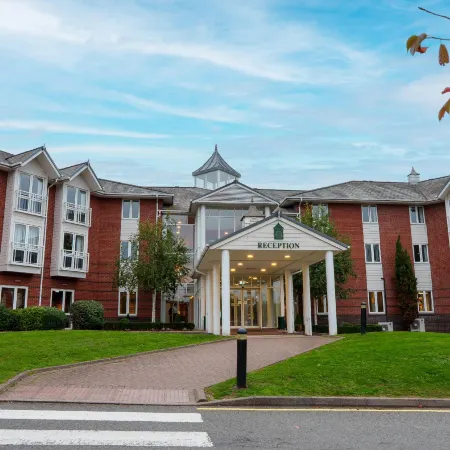 Arden Hotel and Leisure Club Отели рядом с достопримечательностью «Смолл Хит Парк»