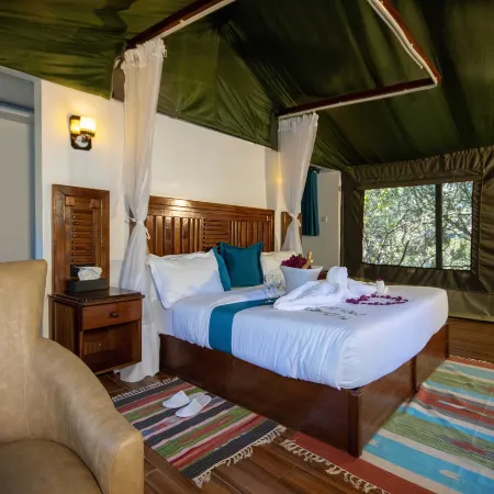 OLIVE LAKE ELEMENTAITA LODGE
