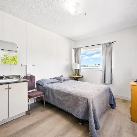 Turf Hotel