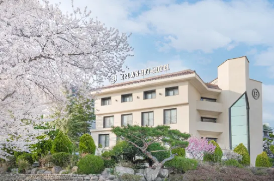 Gyeongju Brown Dot Gyeongju Bomun Branch