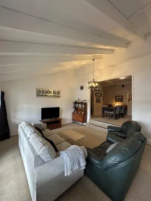 Kiwi As Guest House - Homestays