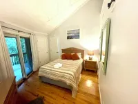 Relaxing 2 BR cottage, walking distance to beach