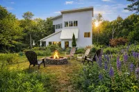 Architect-Designed Modern Home Near Hunter Mountain