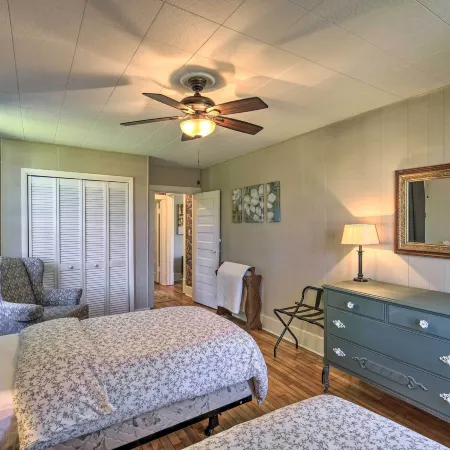 Cozy Damascus Cottage w/ Porch & Trail Access!