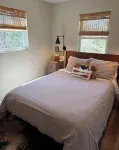The Little Lake Shack- Pet Friendly Treehouse Cabin