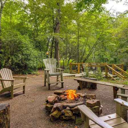 Drifting Feather Mountain Cabin Waterfront Deck