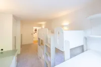 Stylish Two Bedroom Flat BCA