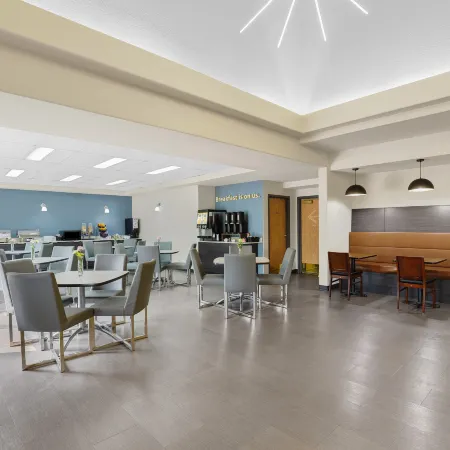 PRAIRIE CREST RED DEER by IHG