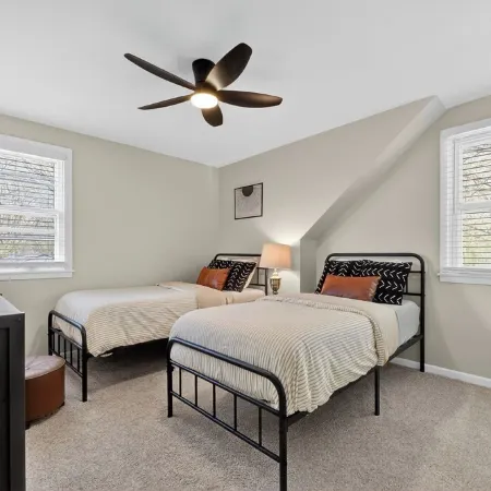 Central Haven - Luxury Stay Near MSU