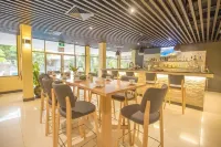 Gateway Hotel & Apartments - bar