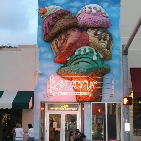 Calle Ocho Apartament - Miami's vibrant Latin culture