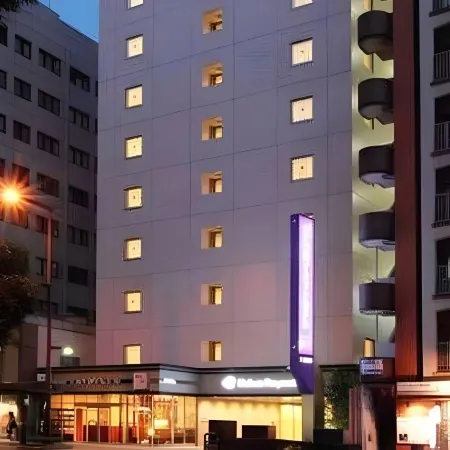 Daiwa Roynet Hotel Hakata-Gion Отели рядом с достопримечательностью «Железнодорожный вокзал Хаката»