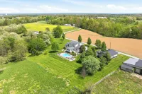 Northern Kentucky Gem w/ Yard & In-ground Pool! - Homestays