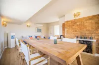 The Salty Lodge - Pet friendly