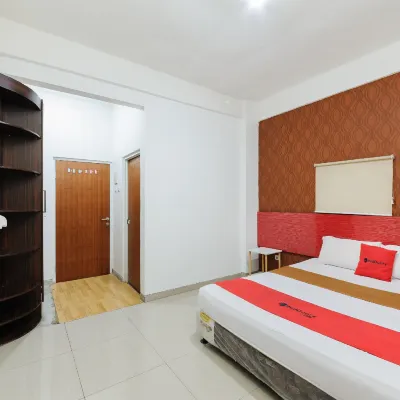 RedDoorz near Cilandak Town Square Hotel dekat Citos