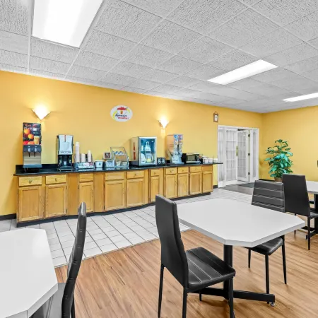 Super 8 by Wyndham Gaffney
