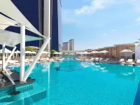 Sofitel Dubai the Obelisk - Rooftop Pools