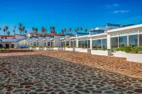 Dog-Friendly Suite with Kitchenette, Heated Outdoor Pool, Hot Tub, Terrace, AC - 2-Star
