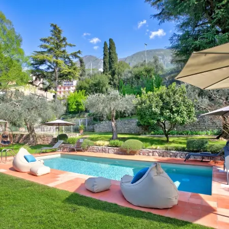 Villa Schlosser Lake Front & Private Pool