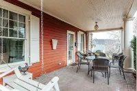 The Cardinal House - 3-Star