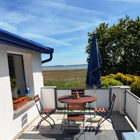 Wunderschones Ferienhaus am Schilfufer in Barth