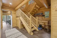Log Cabin With Shou Sugi Ban Fireplace - Vh401 4 Bedroom Home - Homestays