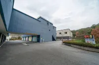Apple Drive-in Hotel - parking
