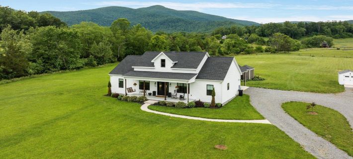 Afton Awaits Hotels in Nelson County