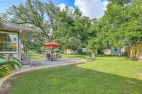 Walk to Shops & Eats! Family Escape in Columbus - WiFi