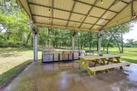 Fish On-site! 35-acre Escape Near Cedar Creek Lake - 4-Star