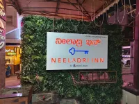 นีลาดรี อินน์ อี-ซิตี้ - 2 ดาว
