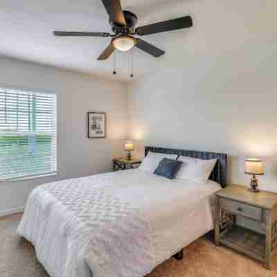 Modern Dundee Townhome Near Lakes & Legoland! Rooms