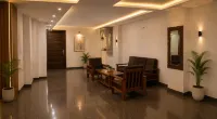 Lime Tree 2 BHK Serviced Apartment Golf Course - Pensions