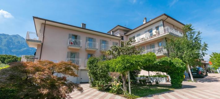 Casa Al Cor Apartments Hotels in Torbole