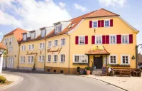 Landhotel Und Weingasthof Schwarzer Adler - Homestays