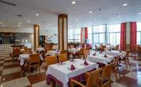 Hotel Pino Alto by Alegria - parking