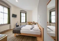 JUFA Hotel Schloss Röthelstein - Parkplatz
