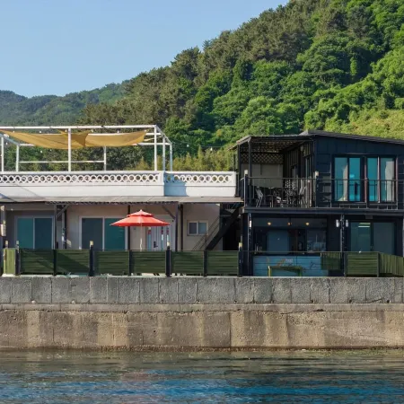 Namhae Dalddenuenbada Pension