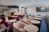 Home2 Suites by Hilton Tyler - 朝食