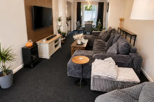The Bournemouth Garden Retreat - 2-Star