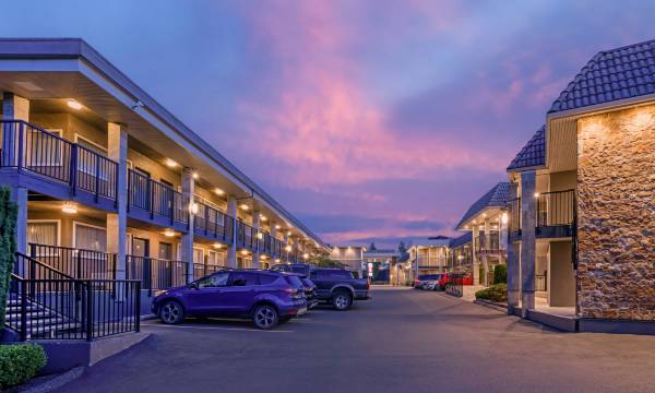 Best Western Plus Burnaby Hotel
