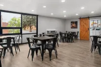 Super 8 by Wyndham Great Falls City Center - Bữa sáng