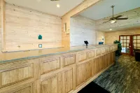 Quality Inn & Suites Mackinaw City Beachfront - Pet friendly