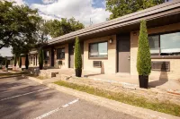 Motel Newstar Laval - 3-Star